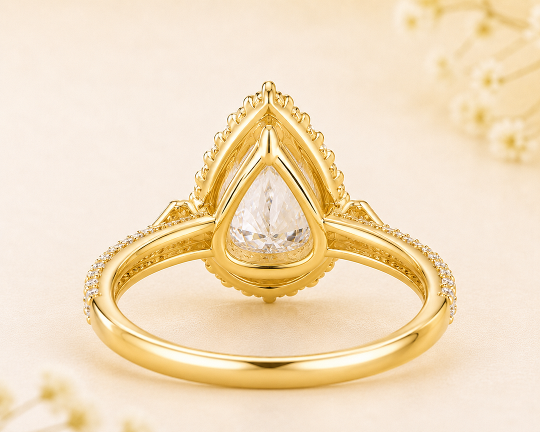Pear Lab Grown Diamond Bridal Set in Yellow Gold | Lab Grown Diamond