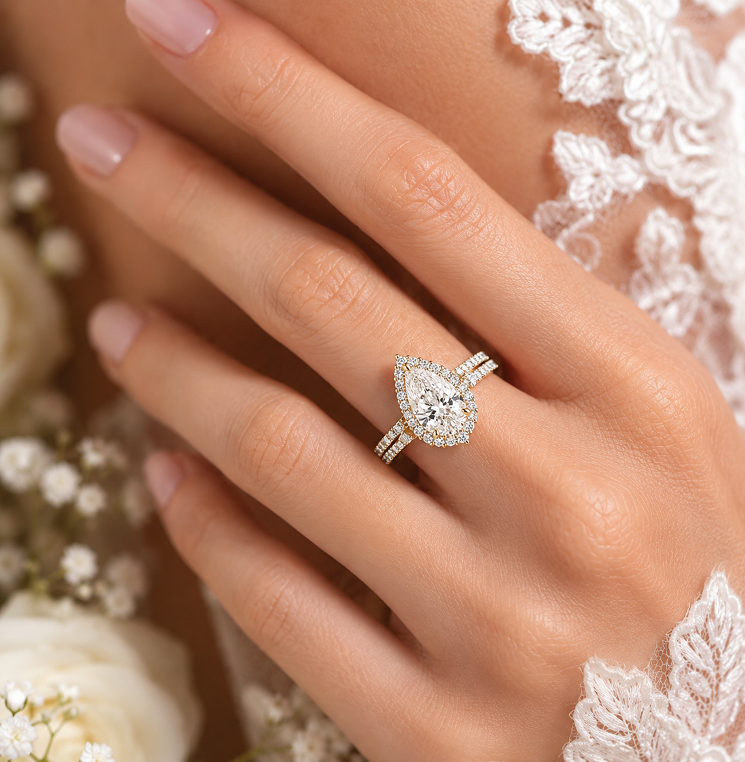 Pear Lab Grown Diamond Bridal Set in Yellow Gold | Lab Grown Diamond