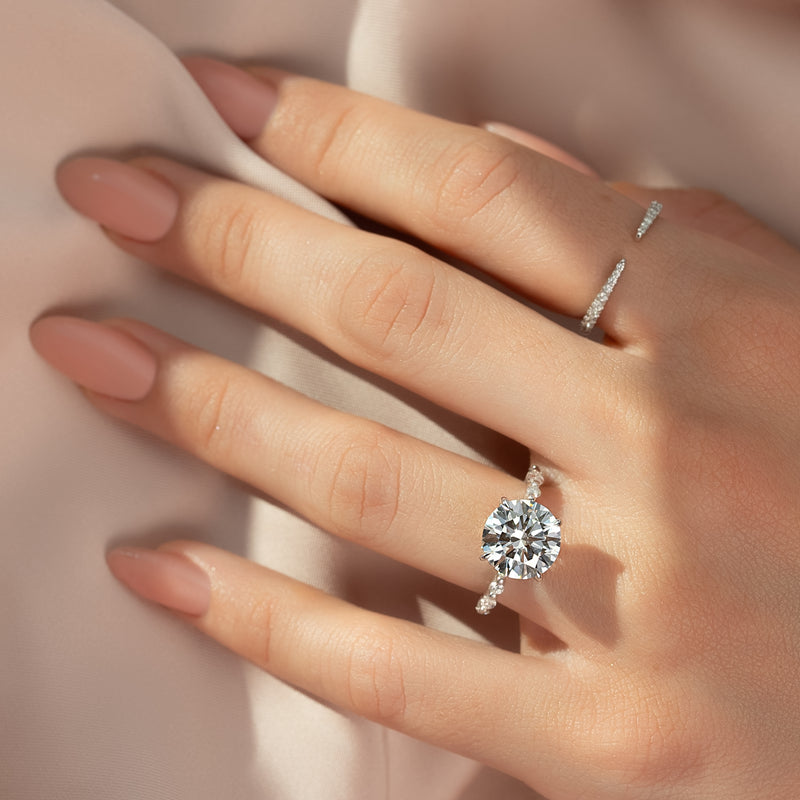 Round Cut Solitaire Diamond Engagement Ring with Side Accents in White Gold | Custom Lab-Grown Diamond Ring