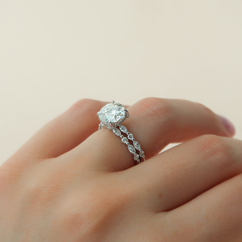 Round Cut Solitaire Diamond Engagement Ring with Side Accents in White Gold | Custom Lab-Grown Diamond Ring