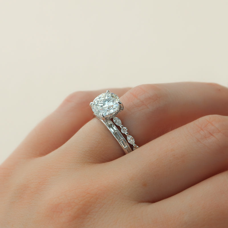 Round Cut Solitaire Diamond Engagement Ring with Side Accents in White Gold | Custom Lab-Grown Diamond Ring