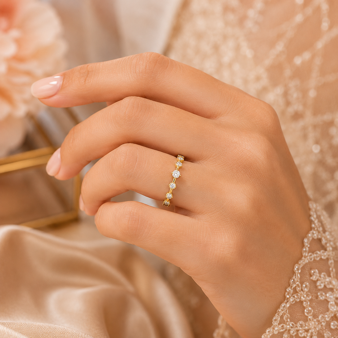 Floating Bubble Round Lab Grown Diamond Wedding Band in Yellow Gold
